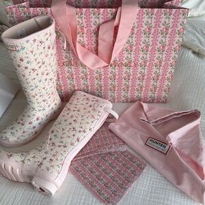LoveShackFancy x Hunter TallBoot Sunrise Patchwork +‎ LSF Gift Wrap no boots box